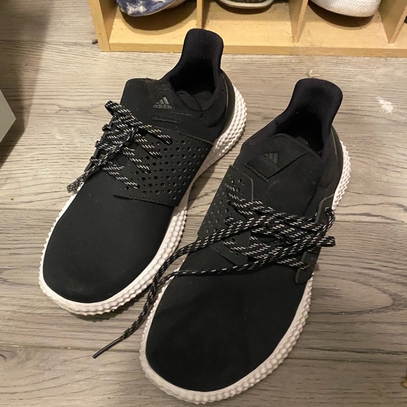 Black Adidas athletic shoes - Picture 2 of 4